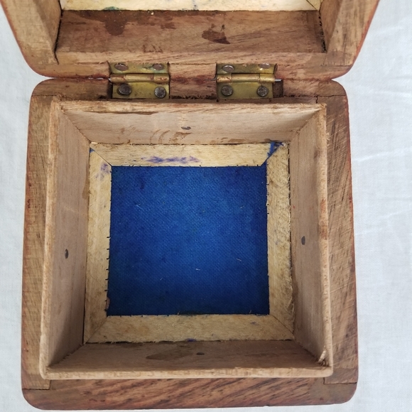 3 vintage wicker Trivets &  little etched wooden trinket box - Picture 10 of 15